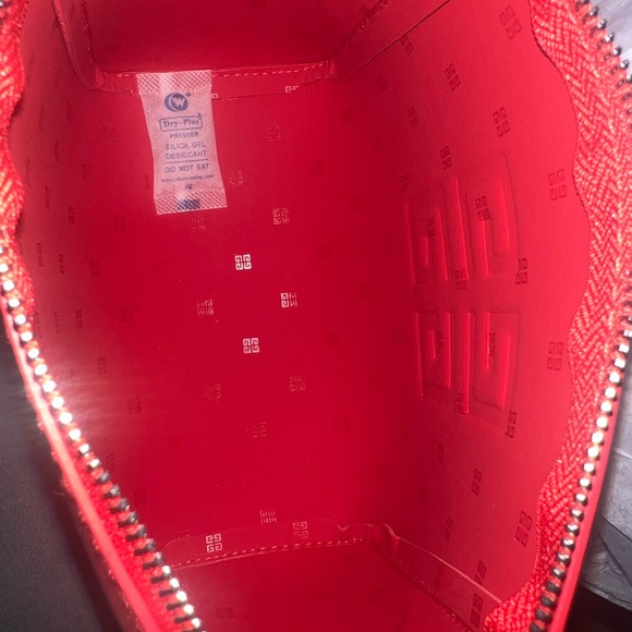 Givnchy parfums Iconic Red hand Pouch - Picture 5 of 6